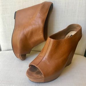 Steve Madden Brown Platform Wedge